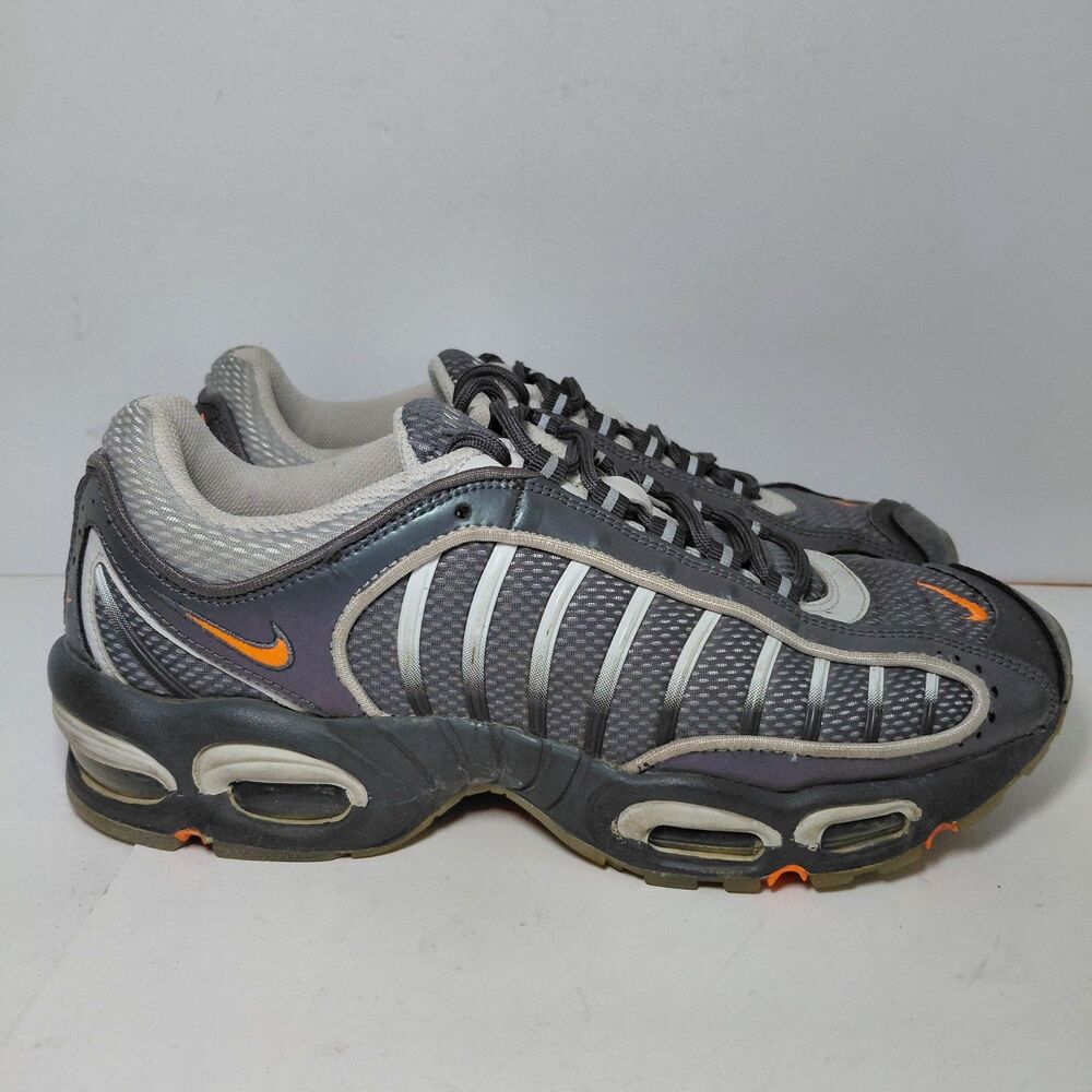 Nike Men's Size 9 Tailwind 4 Dark Grey Total Orange Athletic Running Shoes